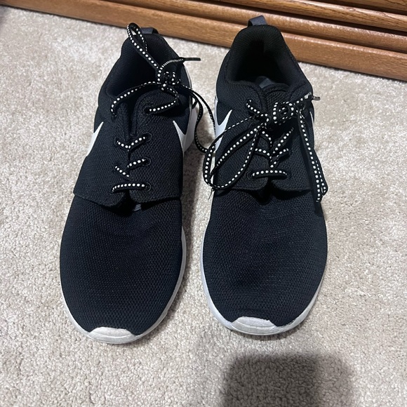 Nike Roshe One - Picture 2 of 11